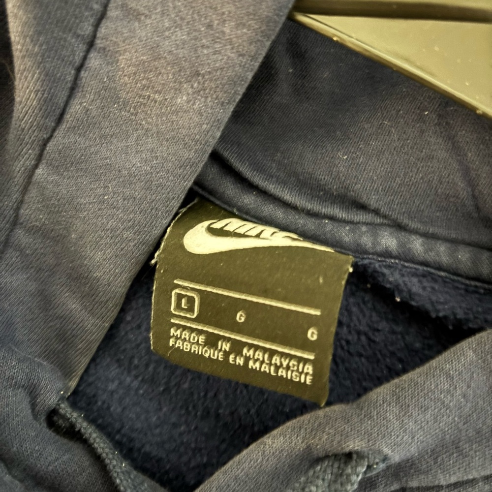 Navy Nike hoodie - Picture 3 of 3